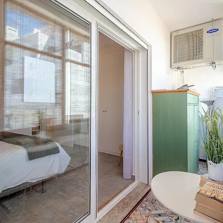 Old Town Sea View Apartment *