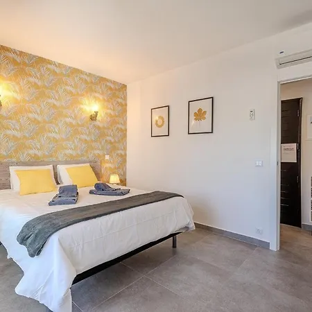 Апартаменты Old Town Sea View *